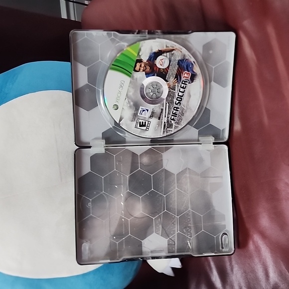 2/$15  XBOX360 FIFA SOCCER 13 - Picture 3 of 3